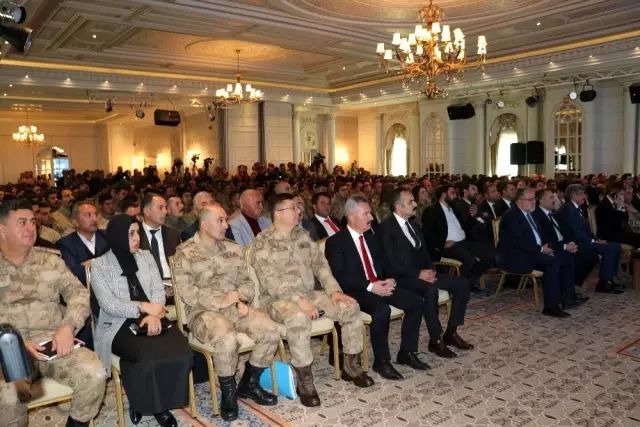 İçişleri Bakanı Soylu: 'DEAŞ'ın çok önemli bir adamını yakın bir zamanda Suriye'de ele geçirdik' İçişleri Bakanı Soylu: 'DEAŞ'ın çok önemli bir adamını yakın bir zamanda Suriye'de ele geçirdik'
