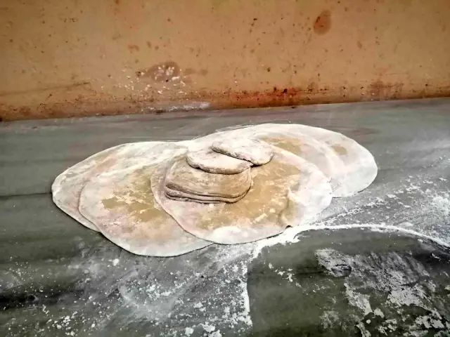 İzmir'de tatlıcı baskını: Adeta mikrop imalathanesi İzmir'de tatlıcı baskını: Adeta mikrop imalathanesi