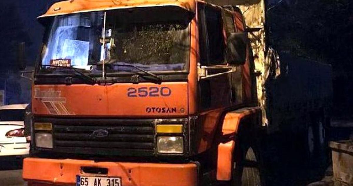 'Kasada koyun var' dediği kamyondan 69 kaçak göçmen çıktı
