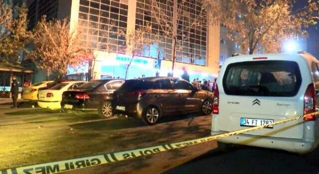 Küçükçekmece'de hastanede iki aile arasındaki silahlı kavgada 3 kişi yaralandı