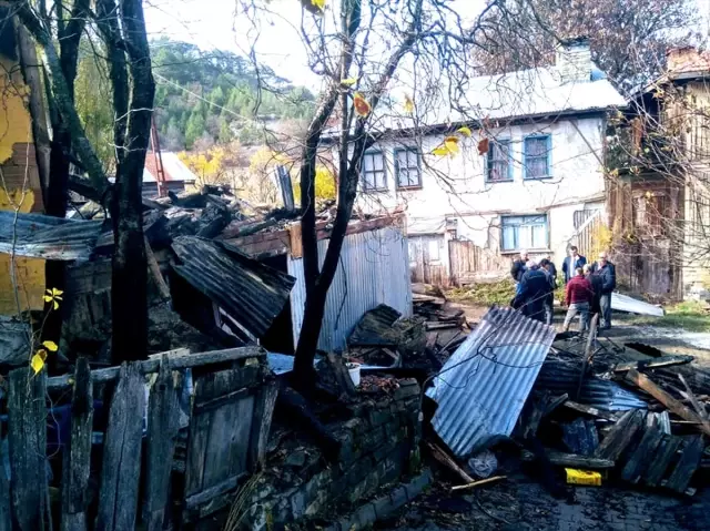 Nallıhan'da ev yangını Nallıhan'da ev yangını