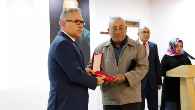 Niğde'de 37 Kıbrıs Gazisine madalya verildi Niğde'de 37 Kıbrıs Gazisine madalya verildi