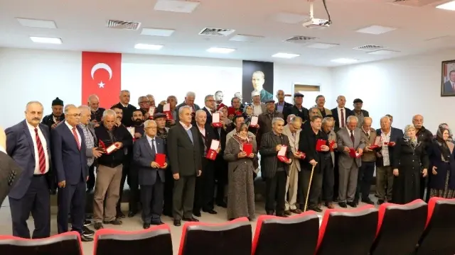 Niğde'de 37 Kıbrıs Gazisine madalya verildi Niğde'de 37 Kıbrıs Gazisine madalya verildi