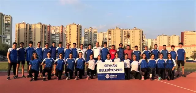 Seyhan Belediyesporlu atletler lige bileniyor Seyhan Belediyesporlu atletler lige bileniyor