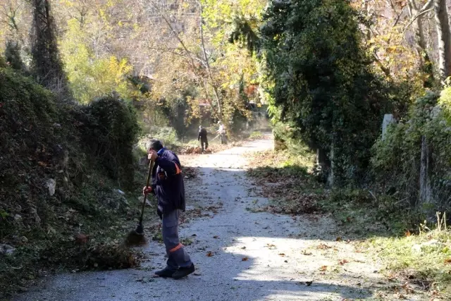 Toroslar'ın 'Sokakta Temizlik Var' projesi yaylalarda devam ediyor Toroslar'ın 'Sokakta Temizlik Var' projesi yaylalarda devam ediyor