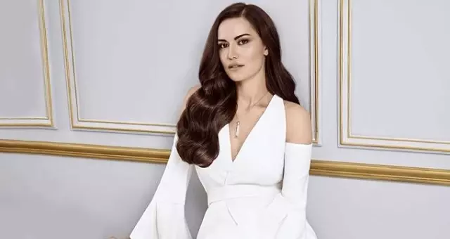 Tuba Büyüküstün ve Beren Saat'in reddettiği reklam teklifini Fahriye Evcen kabul etti Tuba Büyüküstün ve Beren Saat'in reddettiği reklam teklifini Fahriye Evcen kabul etti