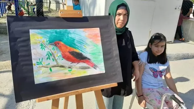 13 yaşındaki Melisa engelleri resimle aştı
