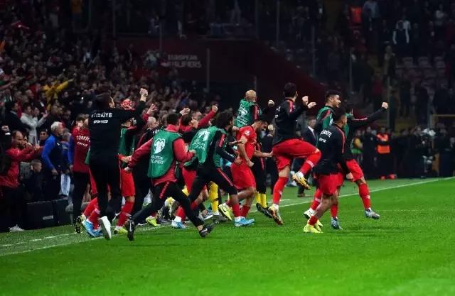 A Milli Futbol Takımı 5. kez Avrupa Şampiyonası'nda A Milli Futbol Takımı 5. kez Avrupa Şampiyonası'nda