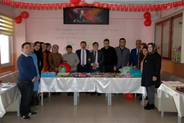 Ardahan'da özel eğitimli öğrenciler için eğitim verecek otizmli sınıfları ve spor salonu açıldı Ardahan'da özel eğitimli öğrenciler için eğitim verecek otizmli sınıfları ve spor salonu açıldı
