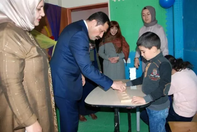 Ardahan'da özel eğitimli öğrenciler için eğitim verecek otizmli sınıfları ve spor salonu açıldı Ardahan'da özel eğitimli öğrenciler için eğitim verecek otizmli sınıfları ve spor salonu açıldı