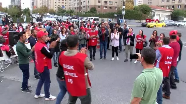 Ataşehir belediyesi önündeişten atılanlar geri alınsın eylemi Ataşehir belediyesi önündeişten atılanlar geri alınsın eylemi