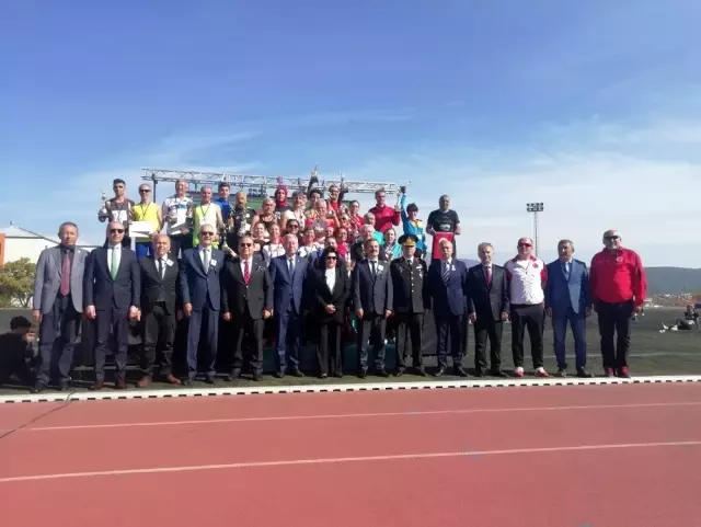 Atatürk'e Saygı Gençlik Yol Koşusunda ADÜ'den büyük başarı Atatürk'e Saygı Gençlik Yol Koşusunda ADÜ'den büyük başarı