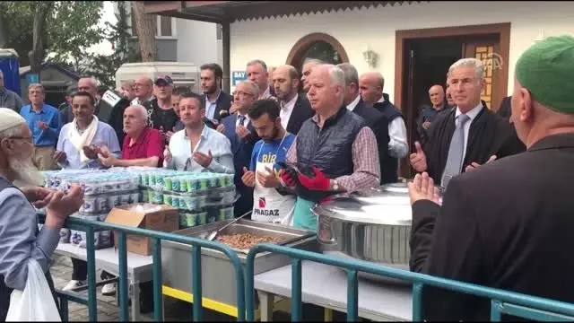 Bağcılar'da 'Türbe Dede Pilavı' etkinliği yapıldı Bağcılar'da 'Türbe Dede Pilavı' etkinliği yapıldı