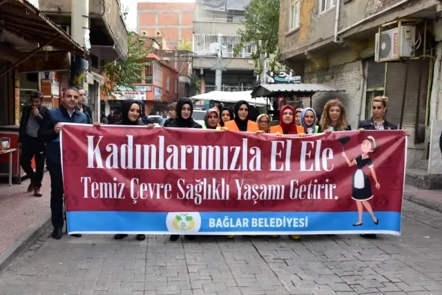 Bağlar sokaklarına kadın eli değdi Bağlar sokaklarına kadın eli değdi