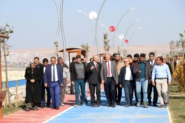 Başkan Akman, basın mensuplarıyla bir araya geldi Başkan Akman, basın mensuplarıyla bir araya geldi