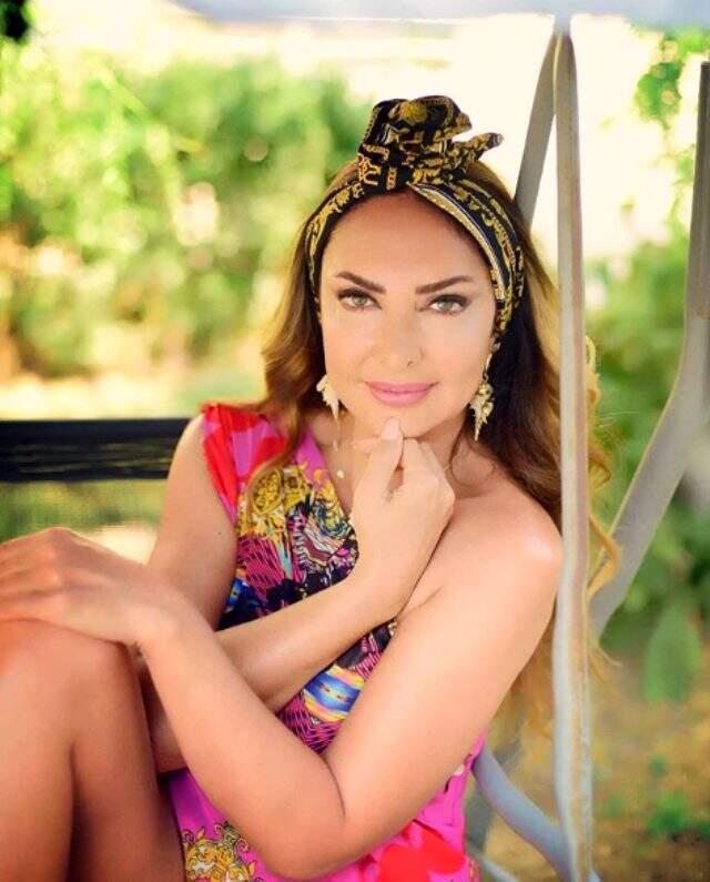 Bir Zamanlar Çukurova'nın oyuncusu Uğur Güneş şarkıcı Reyhan Cansu ile aşk yaşıyor