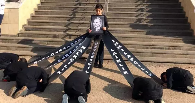 Bursa'nın ardından Gaziantep'te de Atatürk'ü anma etkinliğinde tartışmalı görüntüler ortaya çıktı