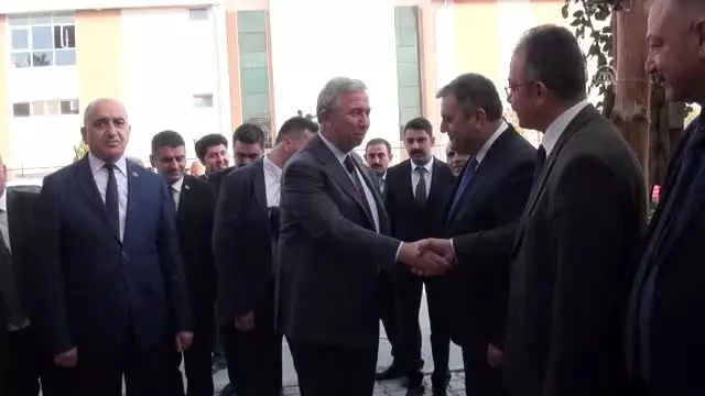 Büyükşehir Belediye Başkanı Yavaş, Çubuk'ta ziyaretlerde bulundu Büyükşehir Belediye Başkanı Yavaş, Çubuk'ta ziyaretlerde bulundu