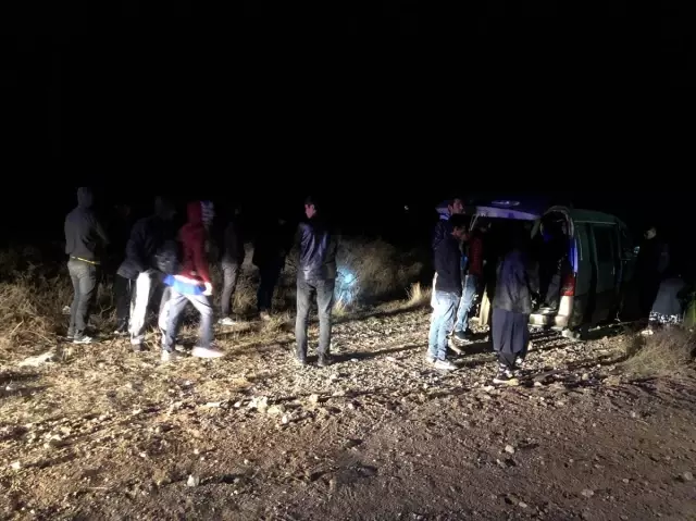 Çanakkale'de 25 düzensiz göçmen yakalandı