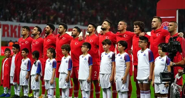Cenk Tosun takımı yalnız bırakmadı