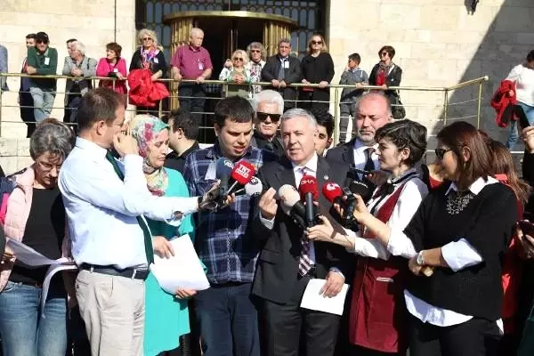 CHP'li Arık: Otizmli çocuklar ayrıştırılmış, çoğu arka kapıdan çıkıyor