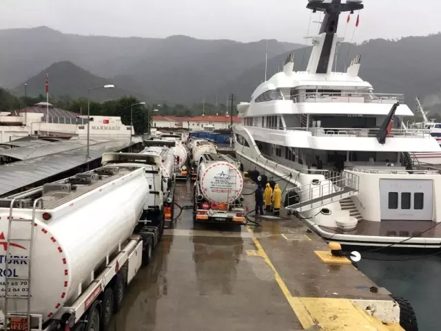 Dünyanın en Lüks devasa yatlarından 'Amatasia' Marmaris'e demir attı Dünyanın en Lüks devasa yatlarından 'Amatasia' Marmaris'e demir attı
