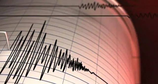 Endonezya'da meydana gelen depremin ardından tsunami uyarısı yapıldı