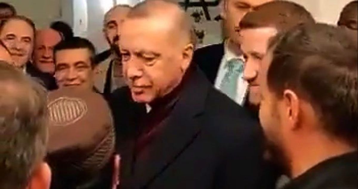 Erdoğan, camide kendisine 'I love you man' diyen kişiye İngilizce karşılık verdi: I love you