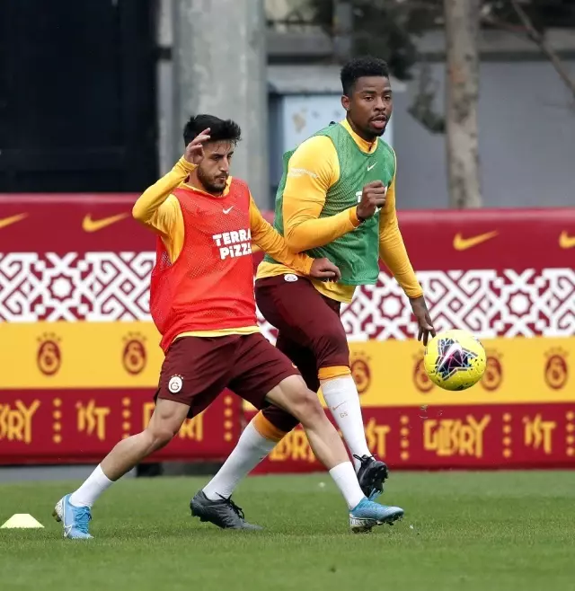 Galatasaray'da Başakşehir mesaisi sürüyor Galatasaray'da Başakşehir mesaisi sürüyor