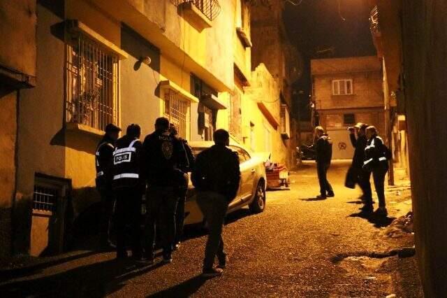 Gaziantep'te HDP'ye şafak vakti 500 PÖH operasyon düzenledi
