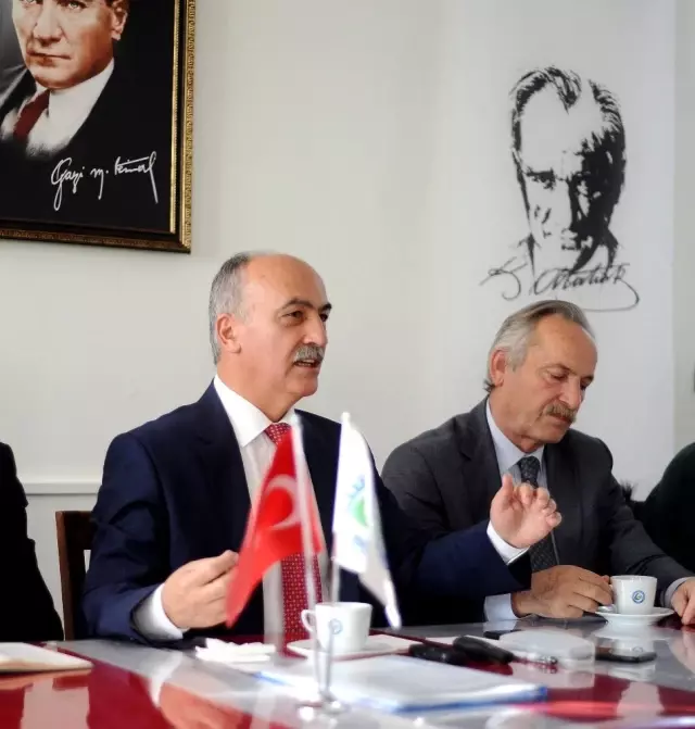 GRÜ Rektörü Prof. Dr. Yılmaz Can, basın mensupları ile bir araya geldi GRÜ Rektörü Prof. Dr. Yılmaz Can, basın mensupları ile bir araya geldi