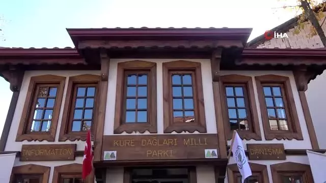 Kastamonu'da kanyon ve şelaleleri 80 bin kişi ziyaret etti Kastamonu'da kanyon ve şelaleleri 80 bin kişi ziyaret etti