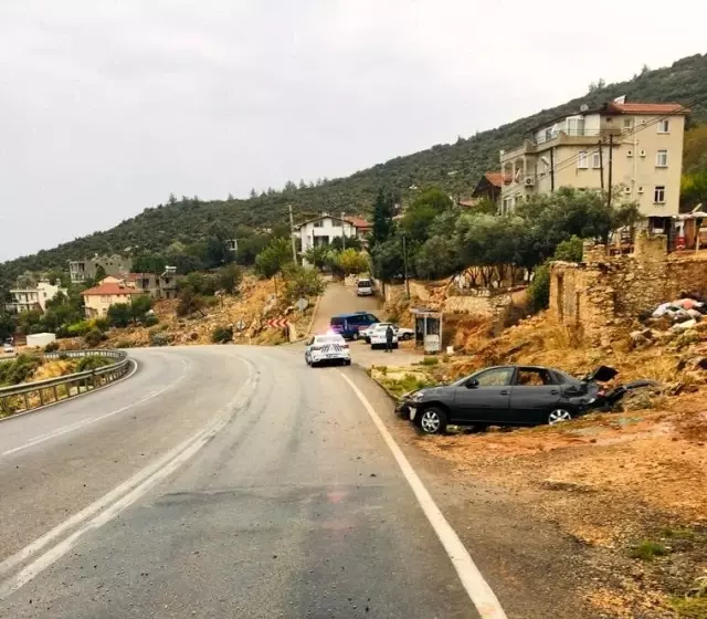 Kaygan yolda otomobil takla attı: 1 yaralı Kaygan yolda otomobil takla attı: 1 yaralı