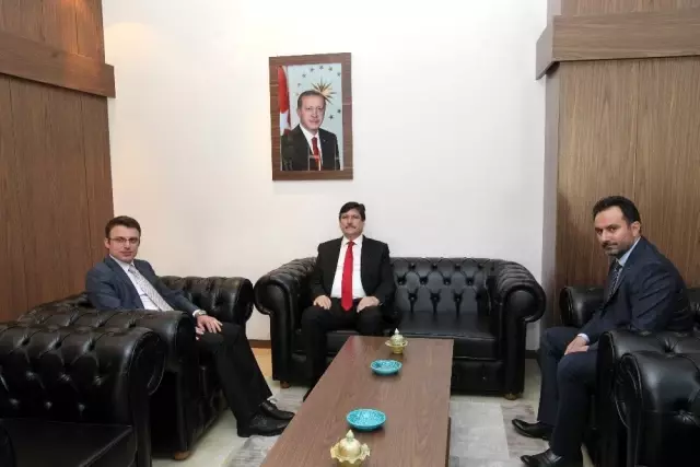 Kaymakam Sancaktutar'dan Rektör Yardım'a ziyaret Kaymakam Sancaktutar'dan Rektör Yardım'a ziyaret