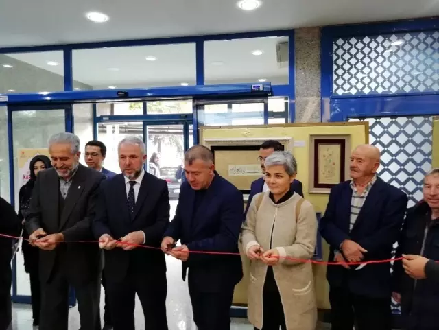 'Kayserili Hattatlar Karma Sergisi', 7 dalda 52 eserle açıldı 'Kayserili Hattatlar Karma Sergisi', 7 dalda 52 eserle açıldı