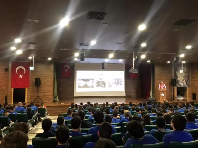 Kızılay Çorlu Şubesi'nden öğrencilere bilgilendirme semineri