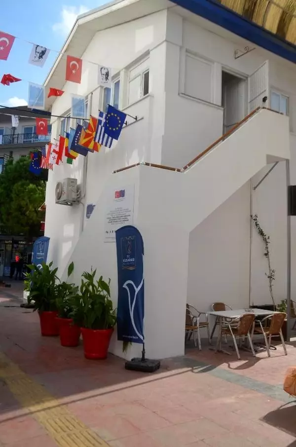 Kuşadası'nda AB merkezi açıldı