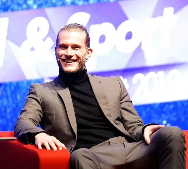 Loris Karius: 'Türkiye'de en beğendiğim futbolcu Burak Yılmaz' Loris Karius: 'Türkiye'de en beğendiğim futbolcu Burak Yılmaz'
