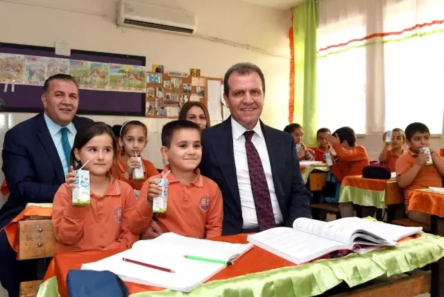 Mersin Büyükşehir Belediyesi okullarda süt dağıtımına başladı Mersin Büyükşehir Belediyesi okullarda süt dağıtımına başladı