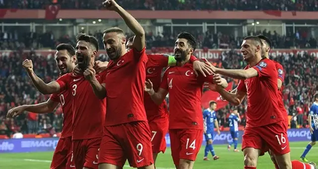 Milliler sahaya Plevne Marşı ile çıktı!