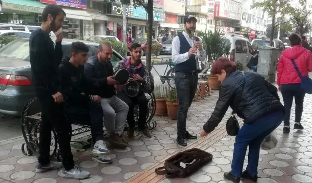 Roman müzisyenler ilgi odağı oldu