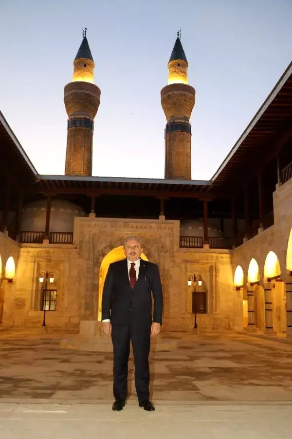 Şentop: Türkiye, Cumhurbaşkanımızın liderliğinde önemli diplomatik başarı elde etti (3) Şentop: Türkiye, Cumhurbaşkanımızın liderliğinde önemli diplomatik başarı elde etti (3)