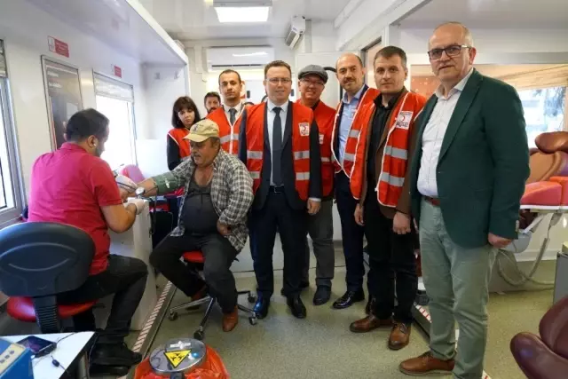 Terme'de kan bağışı seferberliği Terme'de kan bağışı seferberliği