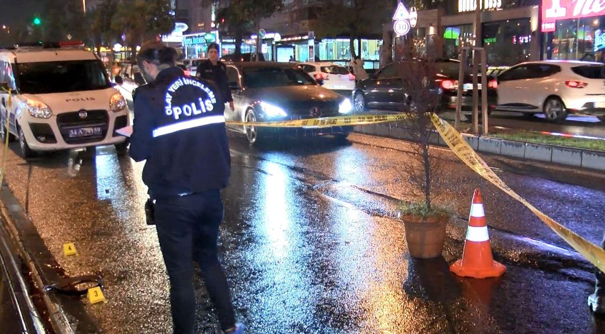 Bahçelievler'de ünlü bir kafenin ortağına kurşun yağdırdılar
