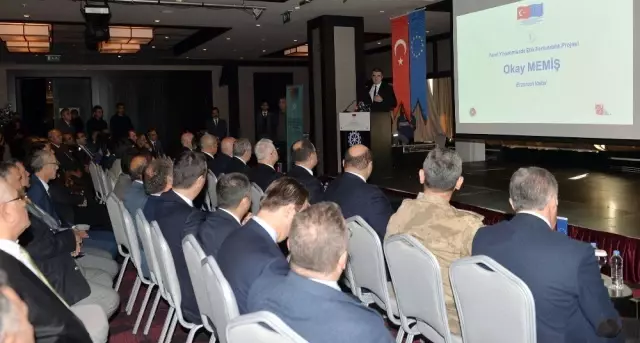 Vali Memiş Mahalli İdarelerin önemine değindi Vali Memiş Mahalli İdarelerin önemine değindi