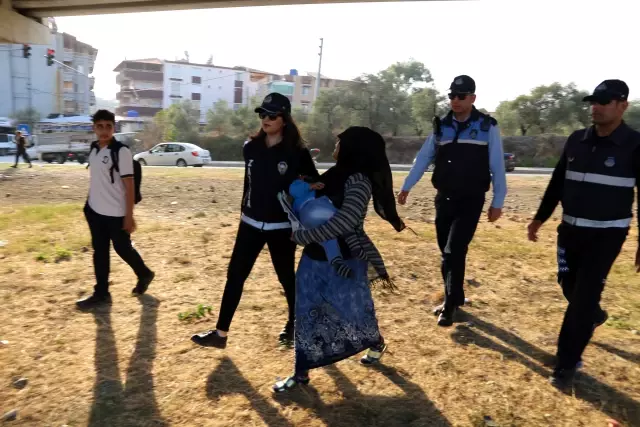 Zabıta ekipleri bebekli dilencilere para cezası kesti