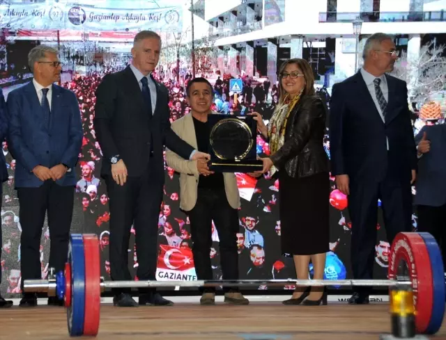 1. Uluslararası Naim Süleymanoğlu Halter Turnuvası, Gaziantep'te başladı 1. Uluslararası Naim Süleymanoğlu Halter Turnuvası, Gaziantep'te başladı