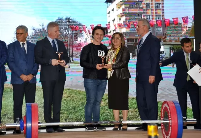 1. Uluslararası Naim Süleymanoğlu Halter Turnuvası, Gaziantep'te başladı 1. Uluslararası Naim Süleymanoğlu Halter Turnuvası, Gaziantep'te başladı