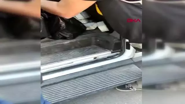 Adana'da kaçak sigara operasyonu
