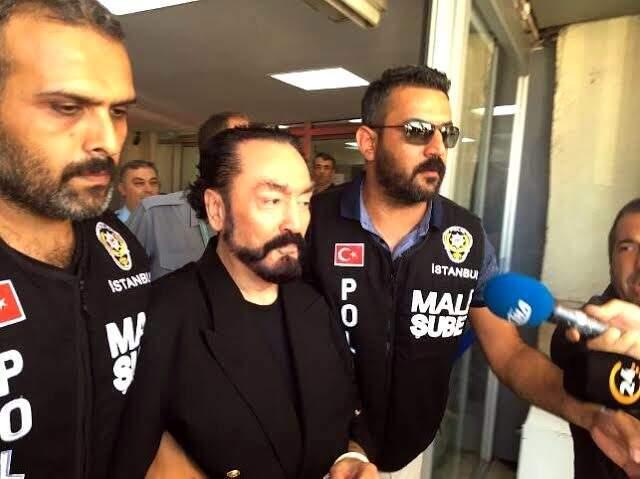 Adnan Oktar'ın 20 yıl önceki sorgu görüntüleri dava dosyasında